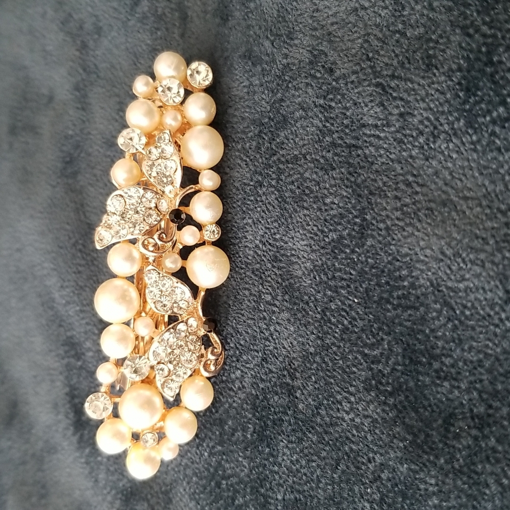 Hair accessory. Pink gold with pearls and crystals.  Whither butterfly's.